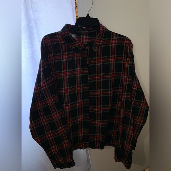 Woman’s Shirt - Picture 2 of 5